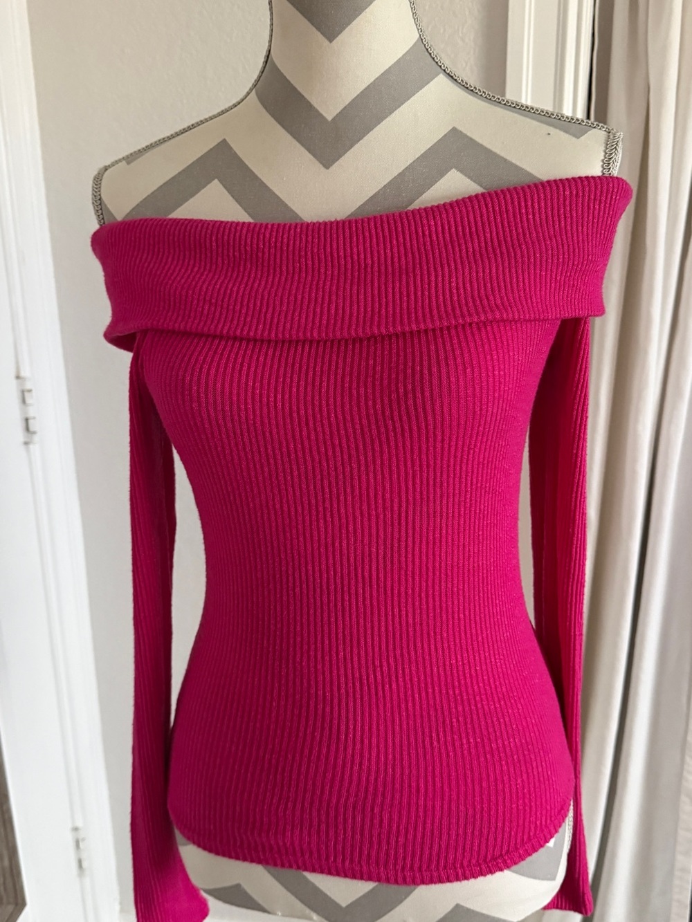 Forever 21 Off-the-Shoulder Ribbed Sweater - Fuchsia - Picture 1 of 2